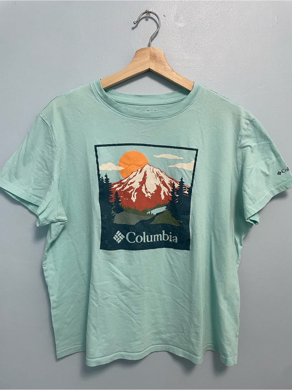 Columbia Mint Short Sleeve Graphic Tee with Sunset Mountain